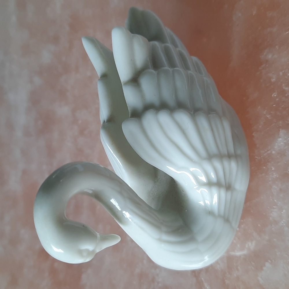 Lenox Porcelain Swan Figurine Place Card Holder